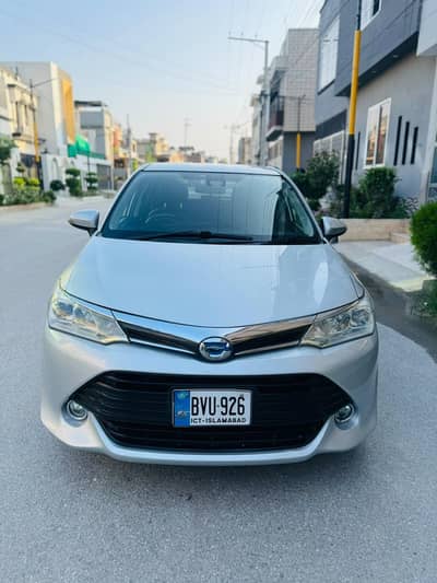 Toyota Corolla Fielder Hybrid 2015
