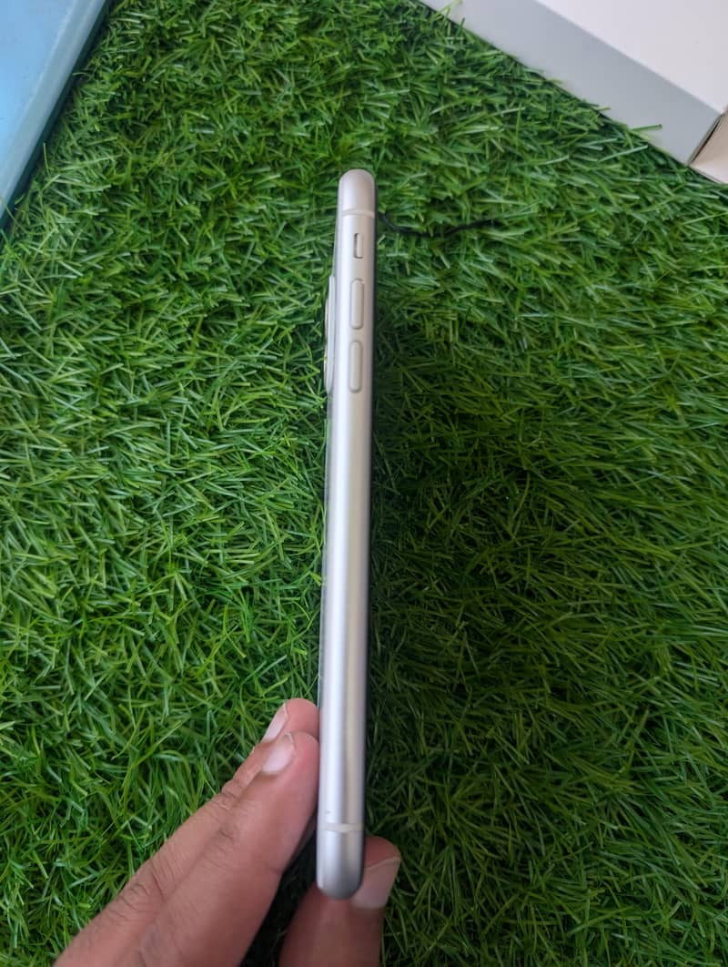 Apple iPhone 11 1