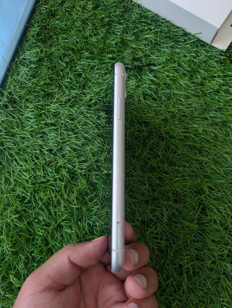 Apple iPhone 11 2