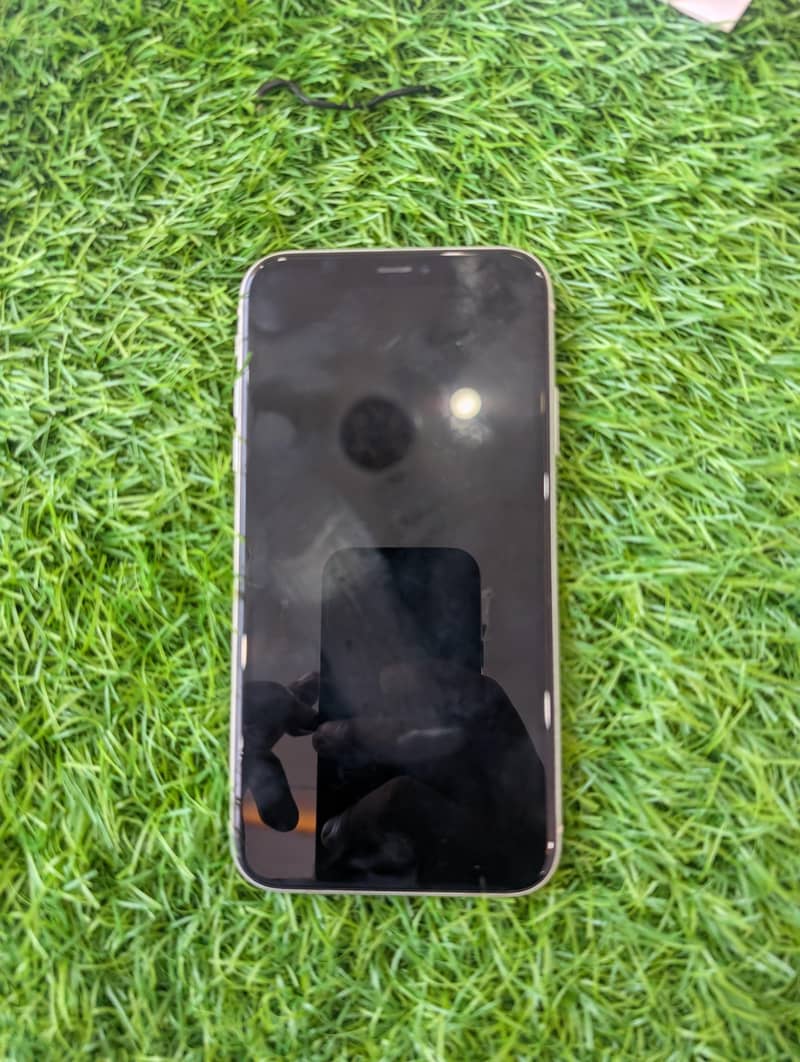 Apple iPhone 11 3