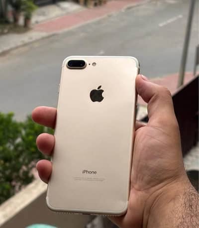 iphone 7plus 128gb PTA aproved go watsap 03)*(09)*(37)*(13)*(784)