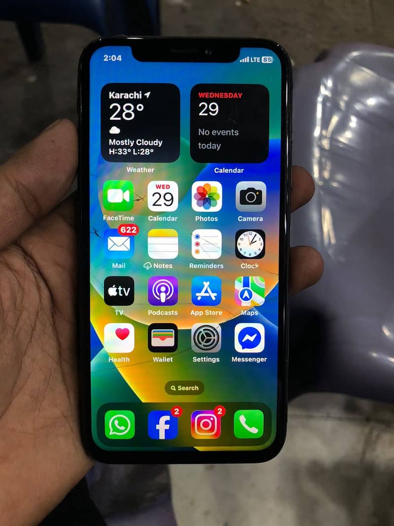 Apple iPhone X 4