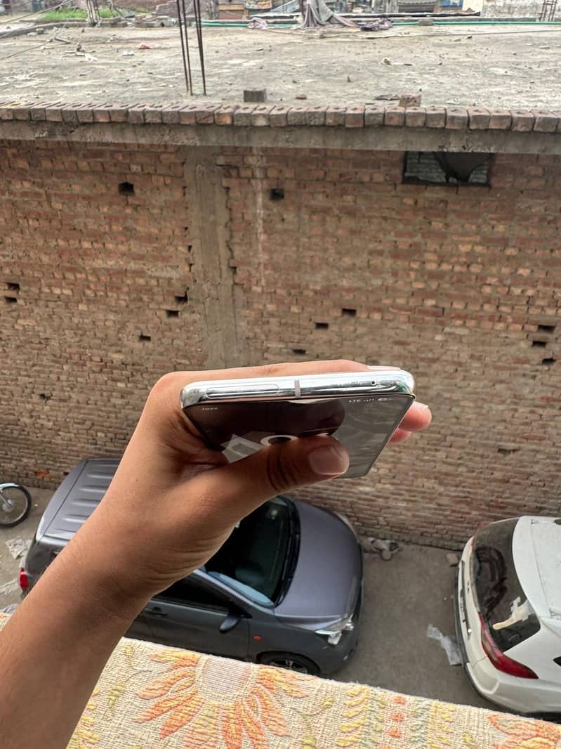 Google Pixel 8 Pro 4