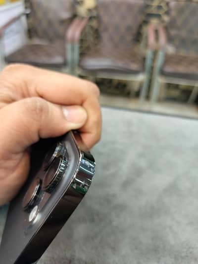 Apple iPhone 14 Pro display change
