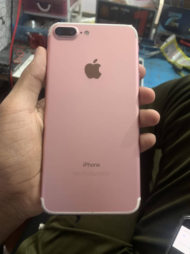 Apple iPhone 7 Plus 0