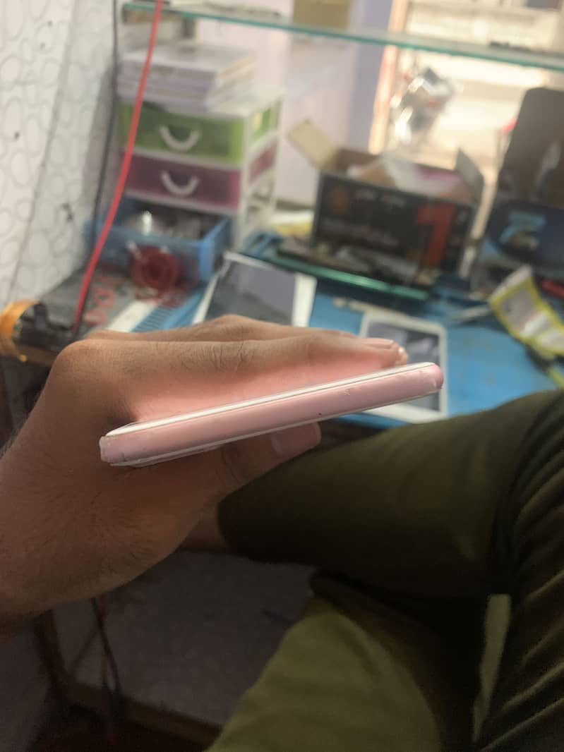 Apple iPhone 7 Plus 2