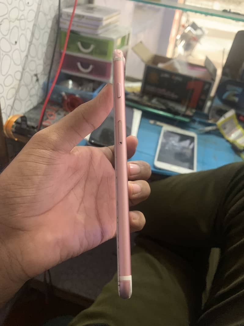 Apple iPhone 7 Plus 4