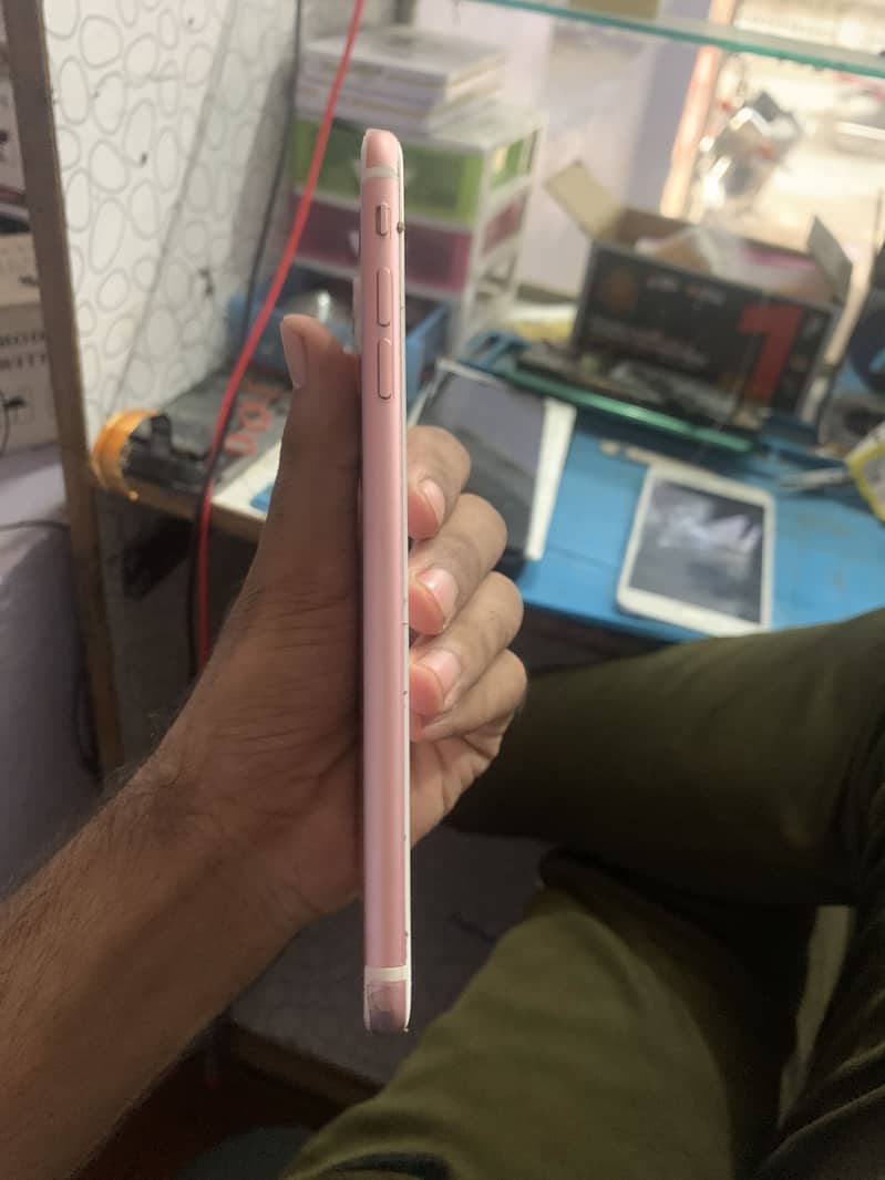 Apple iPhone 7 Plus 5
