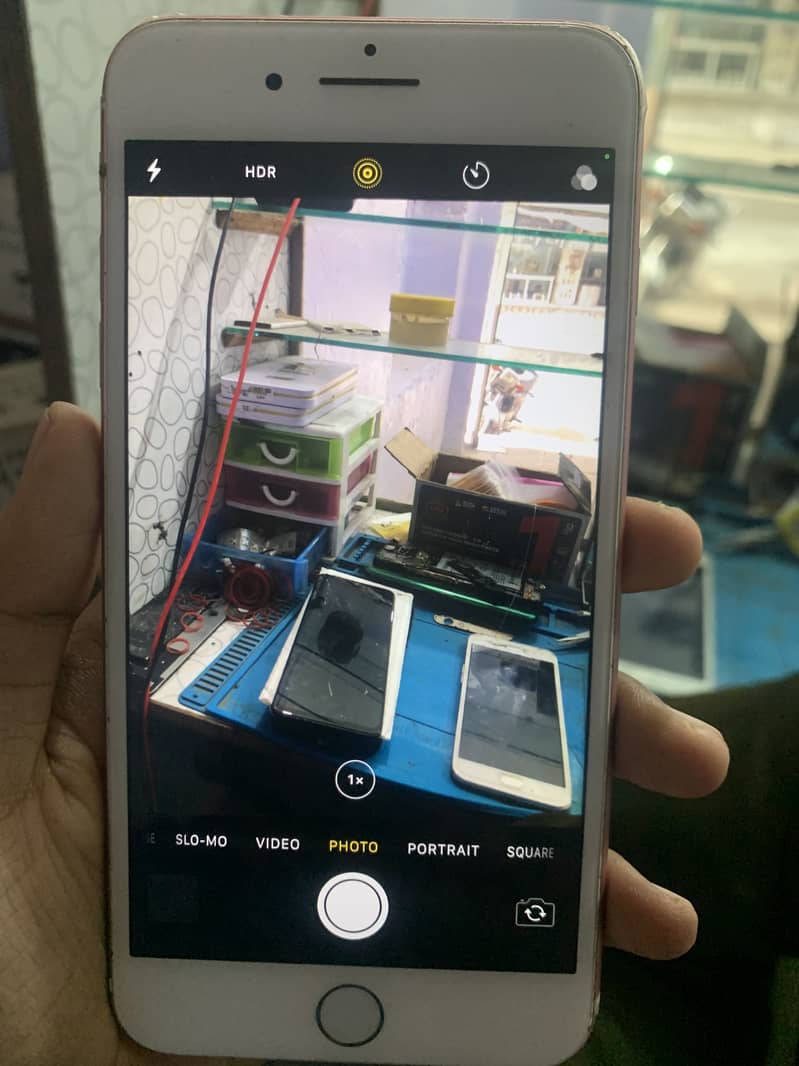 Apple iPhone 7 Plus 6