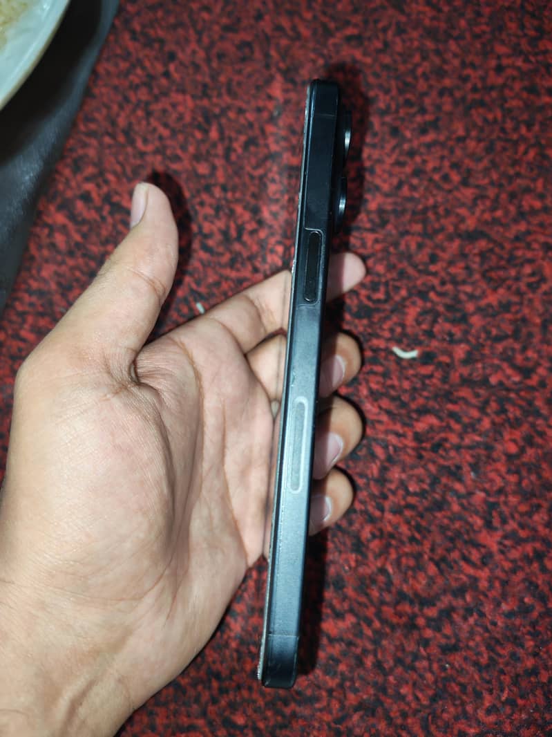 Apple iPhone 15 Pro Max 2