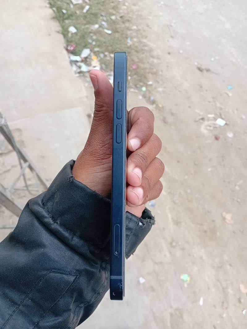 Apple iPhone 12 5