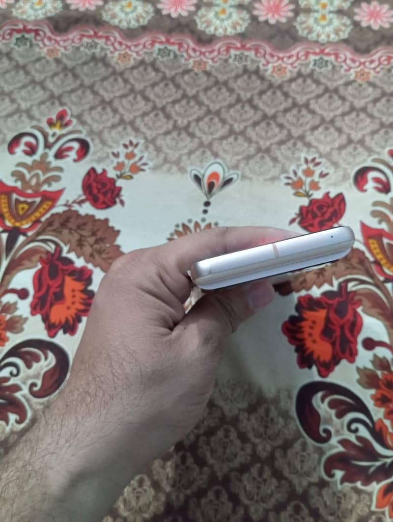 Google Pixel 8 2