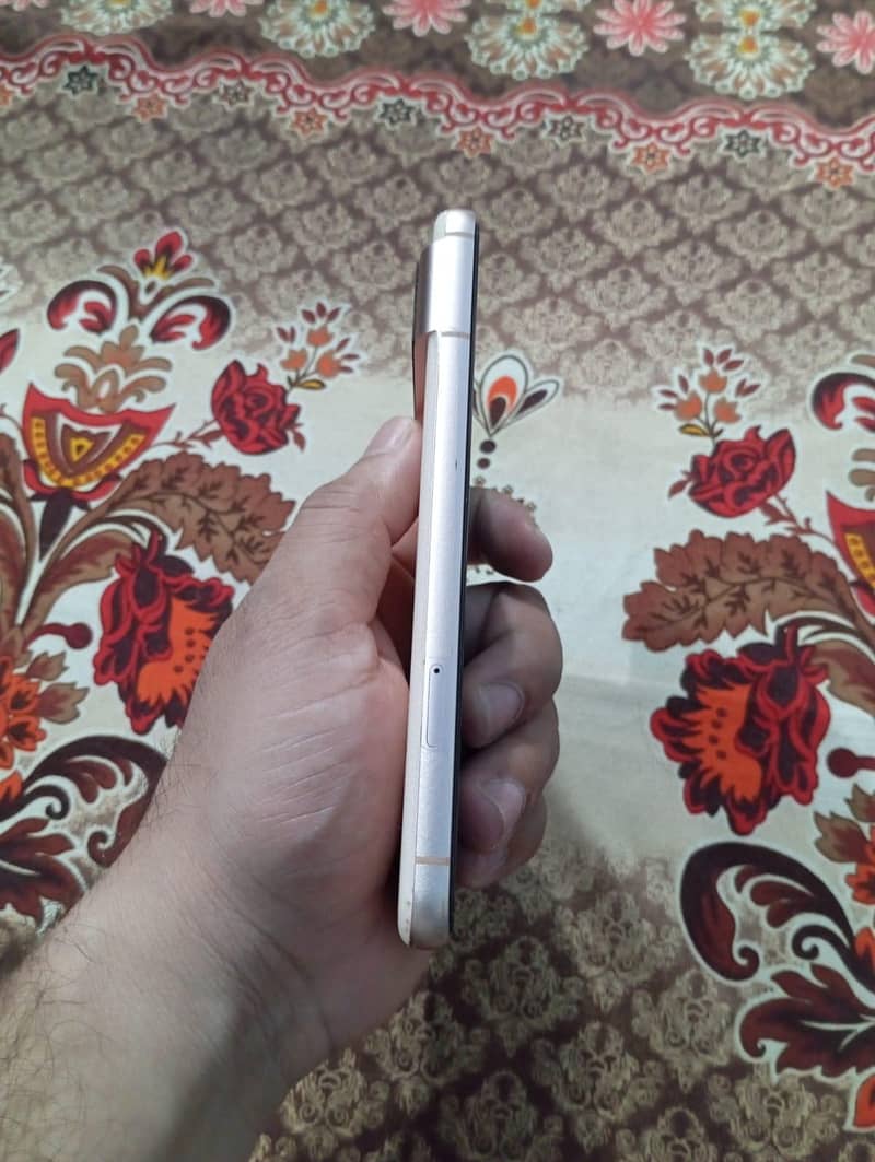 Google Pixel 8 3