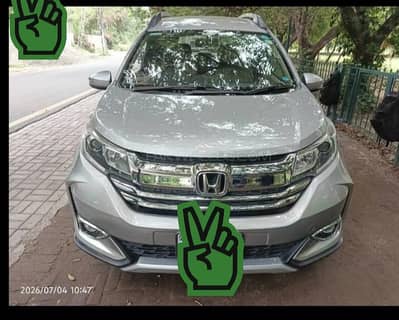 Honda BR-V 2022 Available for rent with driver (lahore £ out station )