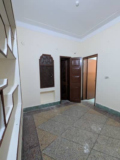 Allama Iqbal Town 10 Marla Upper Portion For Rent