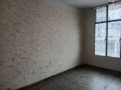 Allama Iqbal Town 10 Marla Upper Portion For Rent 3 bathroom 2 bath