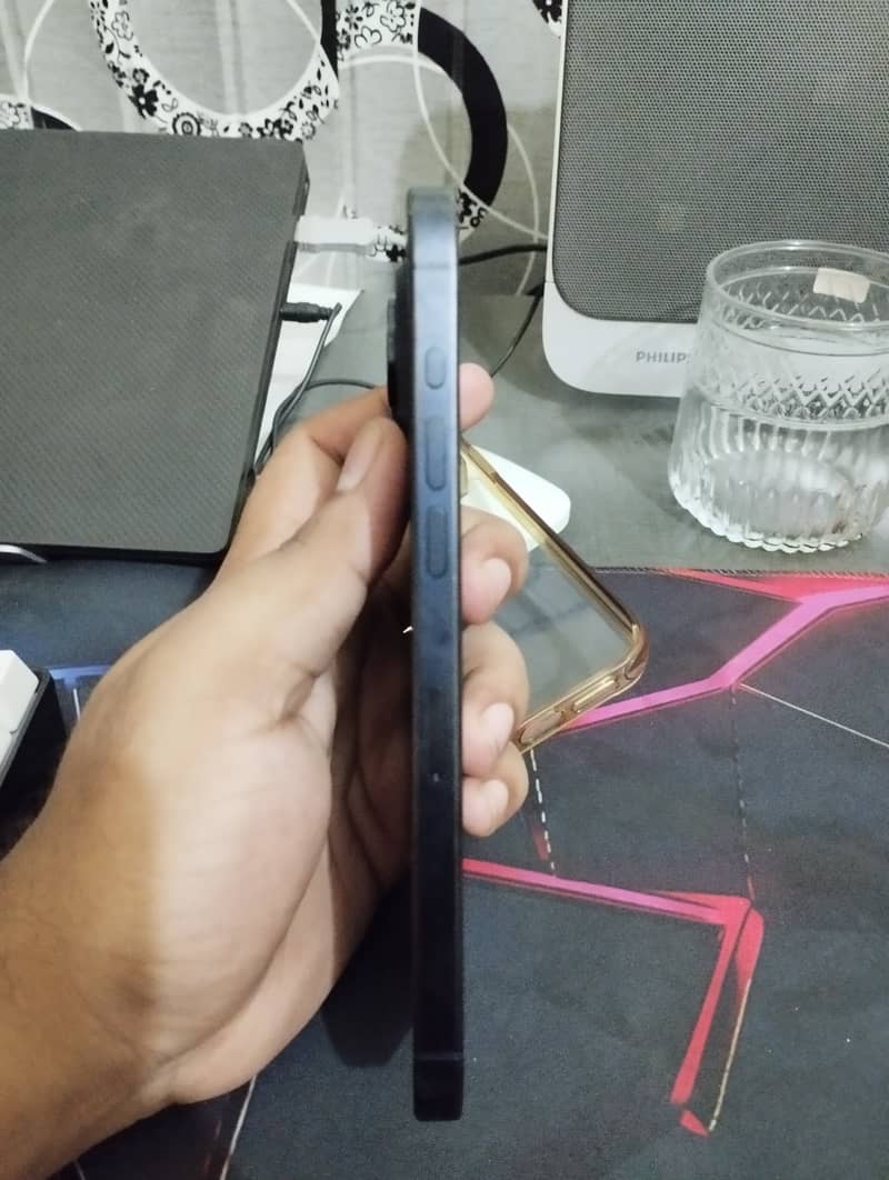Apple iPhone 15 Pro Max 0