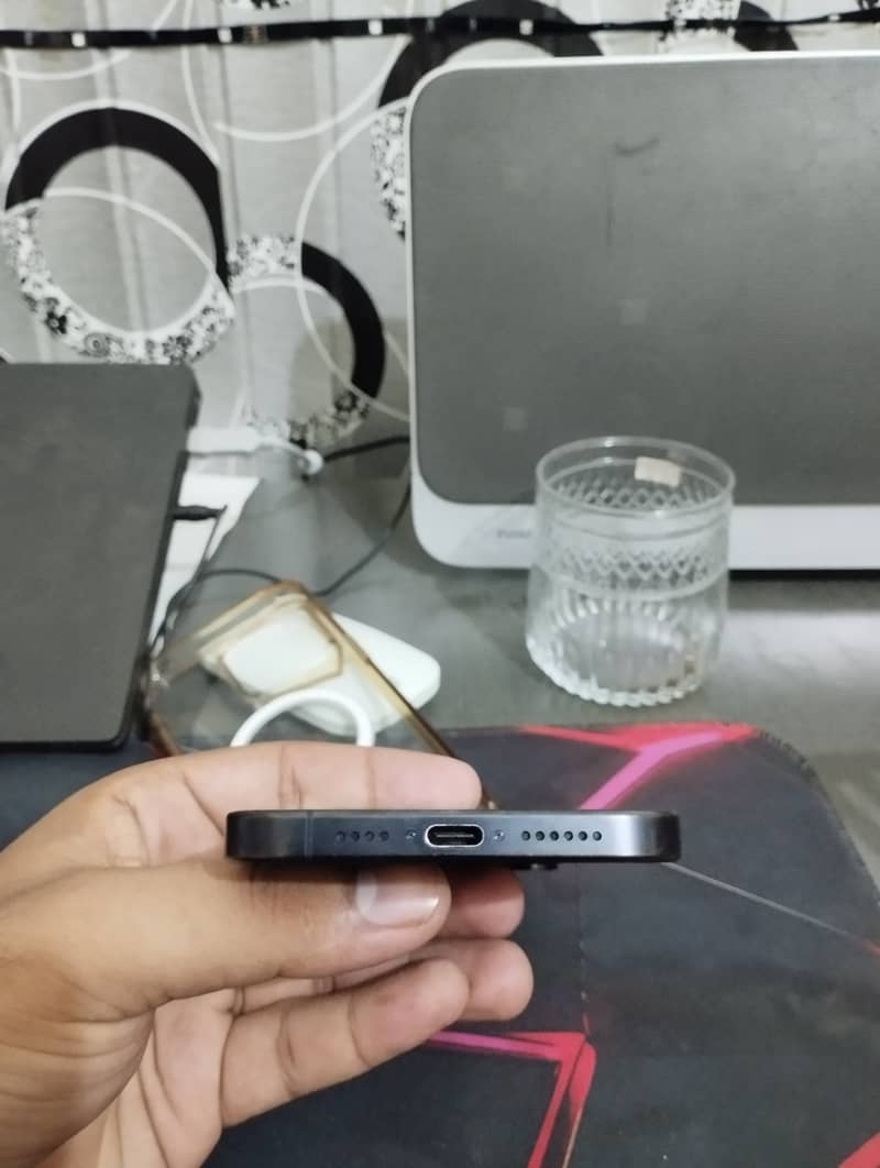Apple iPhone 15 Pro Max 3