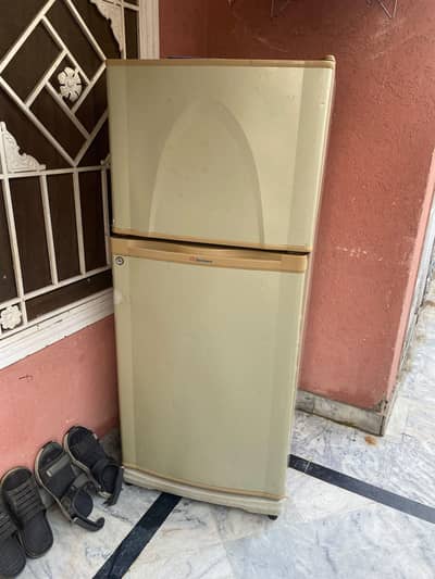 dawlence fridge medium size