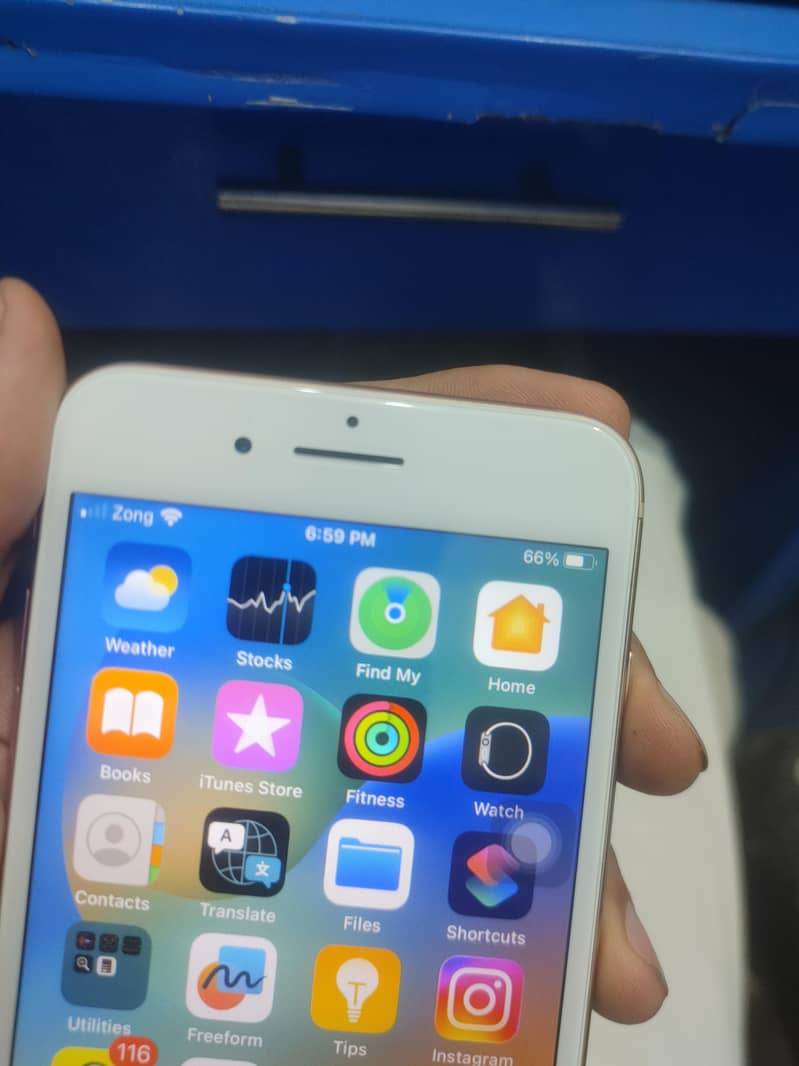 Apple iPhone 8 Plus 0