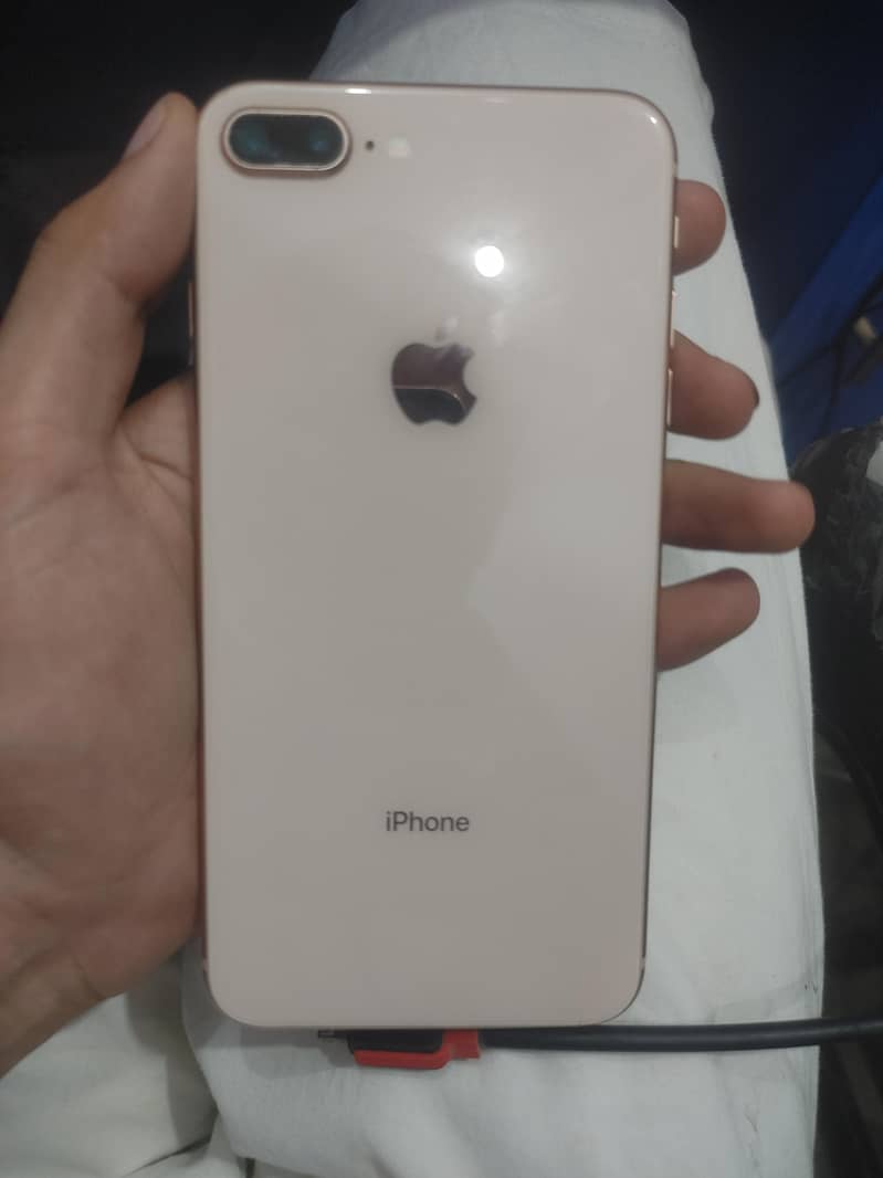 Apple iPhone 8 Plus 1