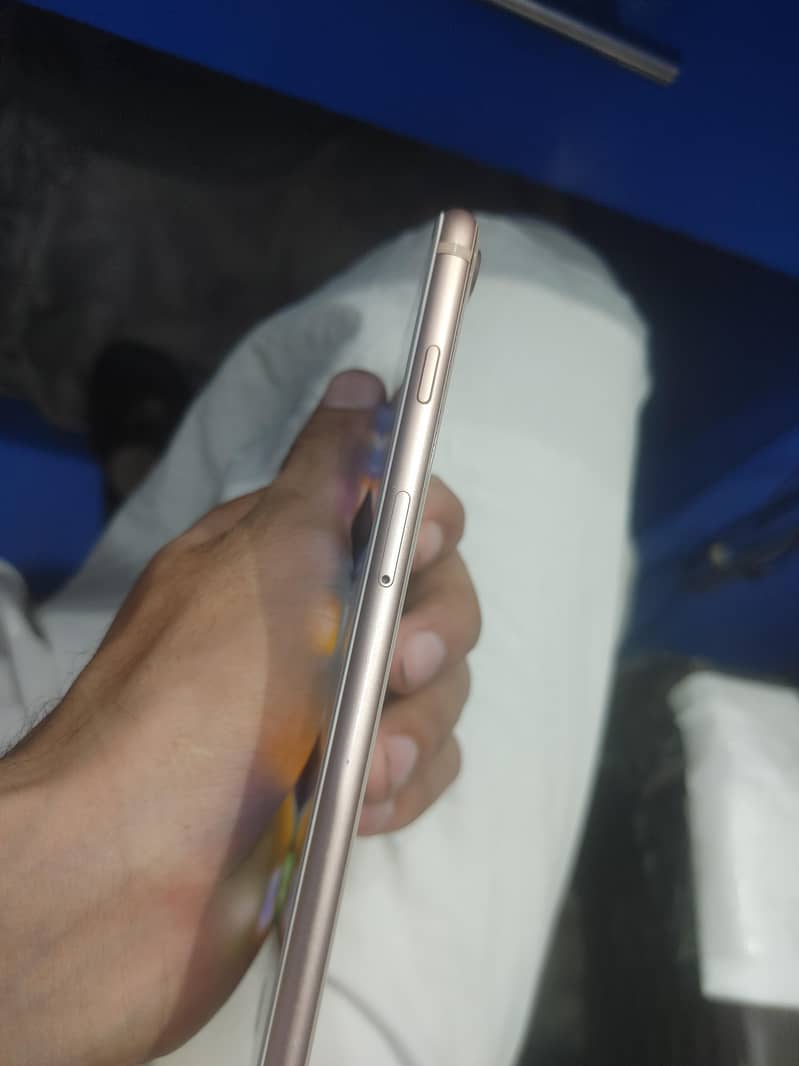 Apple iPhone 8 Plus 2