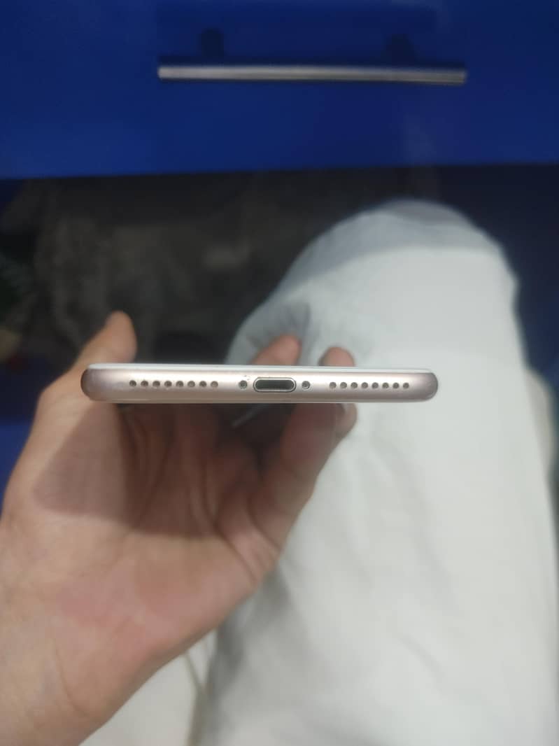 Apple iPhone 8 Plus 3