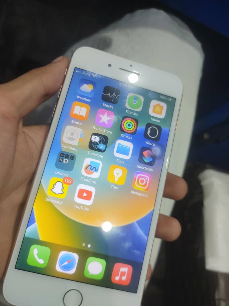 Apple iPhone 8 Plus 5