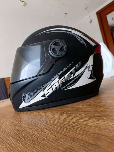Safety Pro Full Face Helmet – 9/10 Condition | Neat & Clean