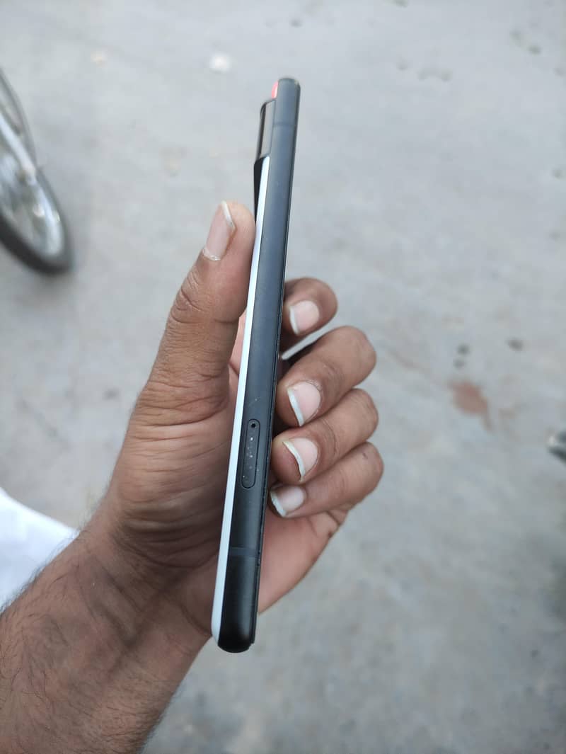 Google Pixel 6 4