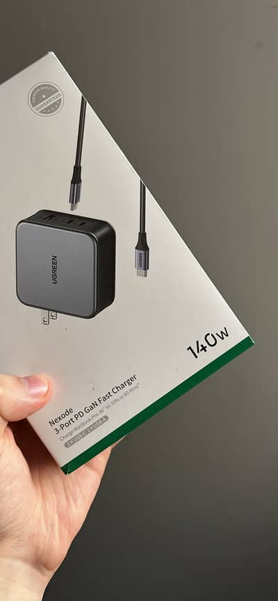 UGREEN 140W 3-Port GaN PD Fast Charger (10/10 Condition)