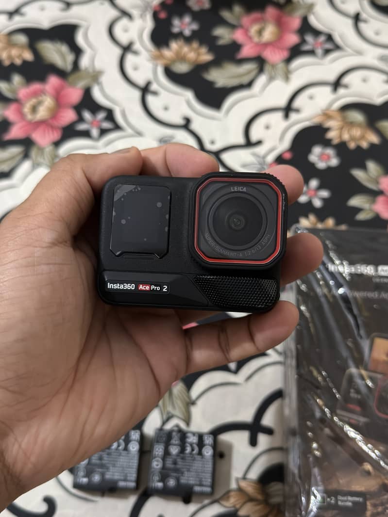 Insta 360 Ace Pro 2 3