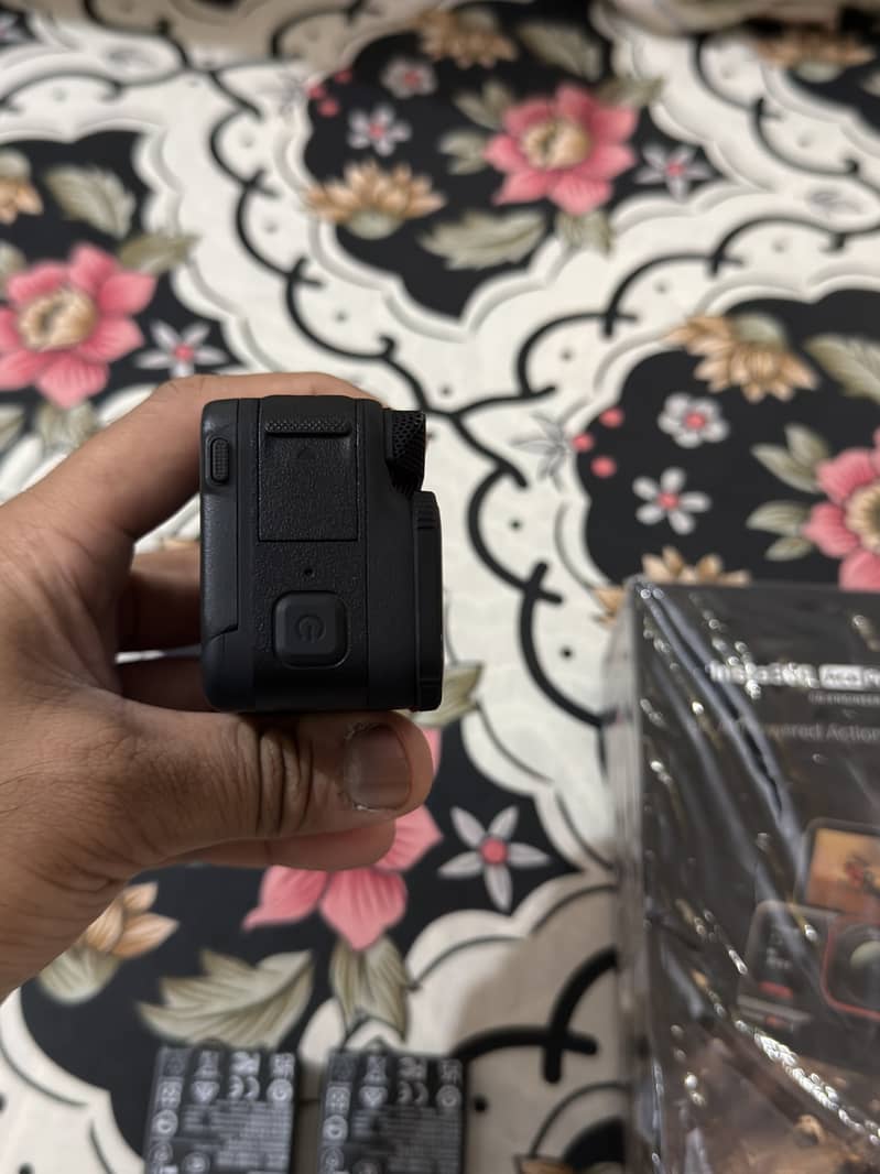 Insta 360 Ace Pro 2 8