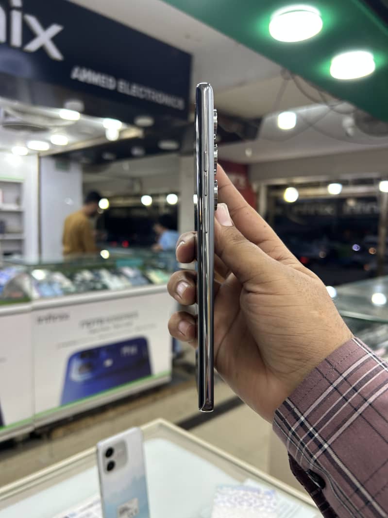 Tecno CAMON 40 Pro 6