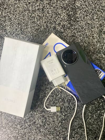Tecno CAMON 30