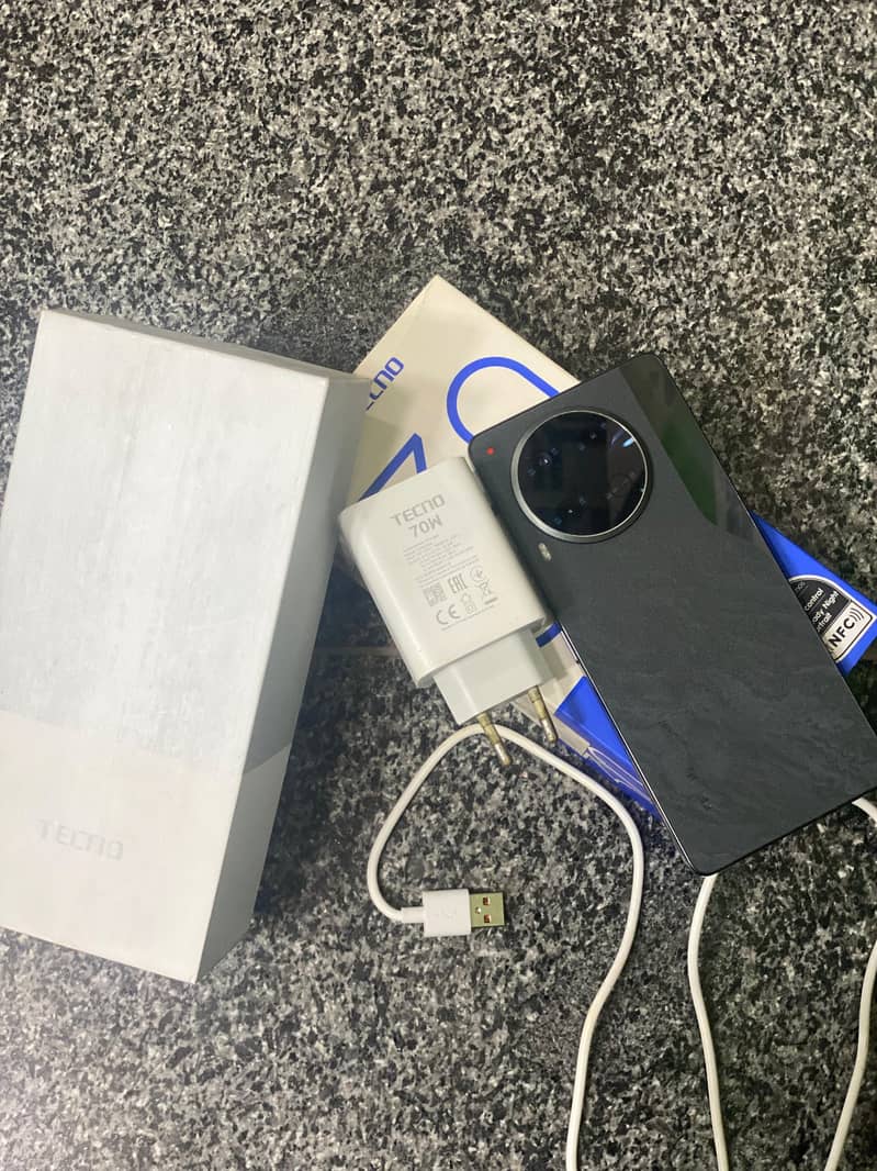 Tecno CAMON 30 0