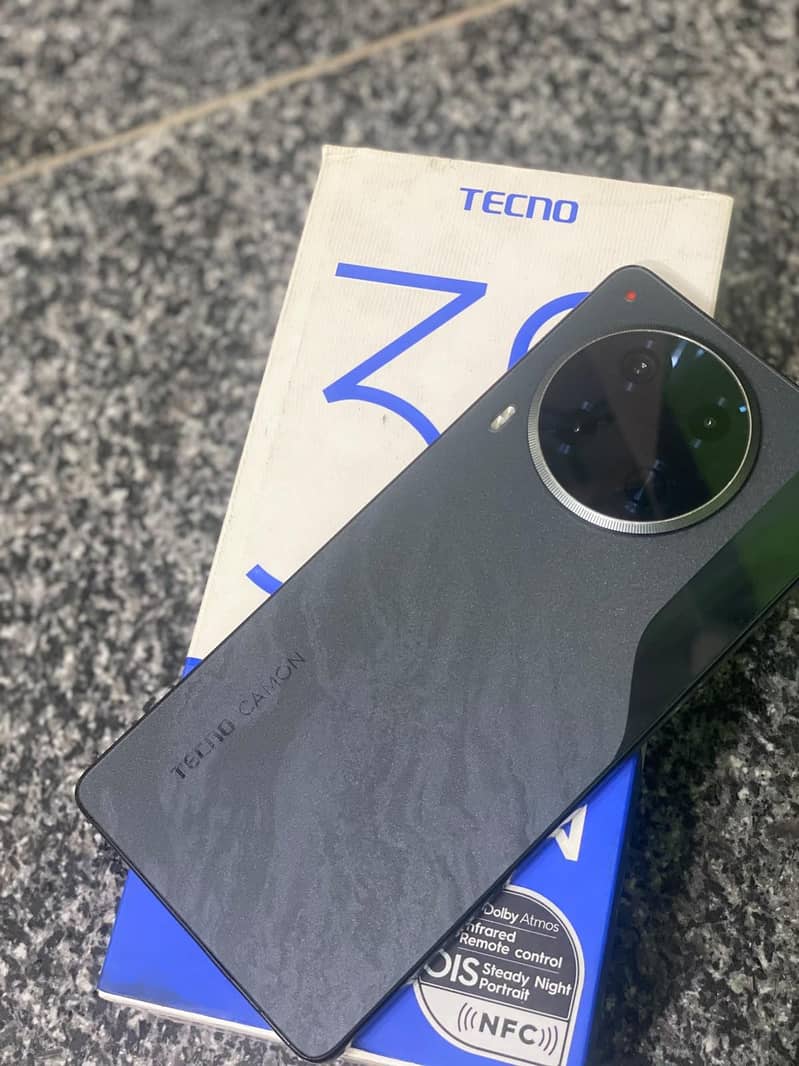 Tecno CAMON 30 1