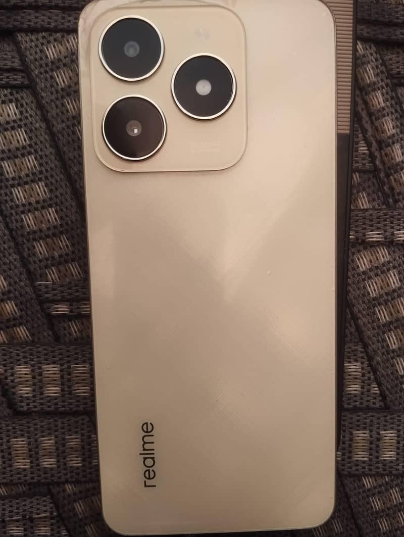 Realme C61 0