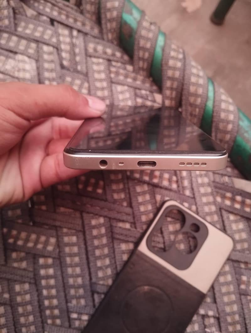 Realme C61 2