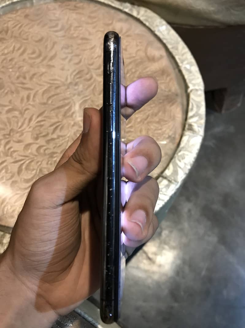 Apple iPhone X 3