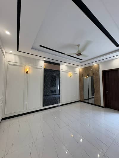 Wapda town 10 marla lower portion for rent