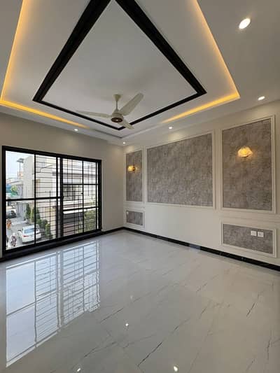 Wapda town 10 marla lower portion for rent