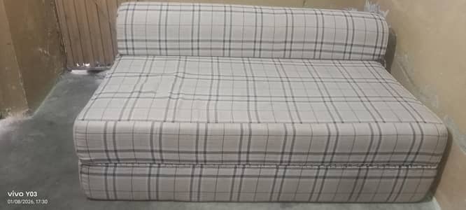 Sofa come bed