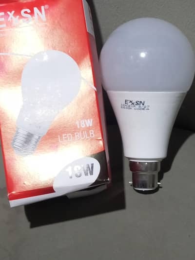 led bulb one year warranty har ik Tarah ka bulb majood ha