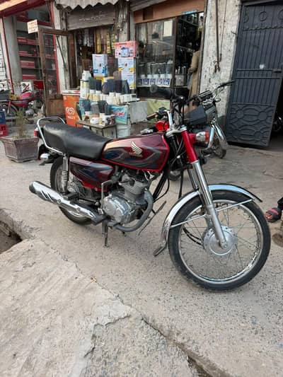 Honda 125 new condition no work required.