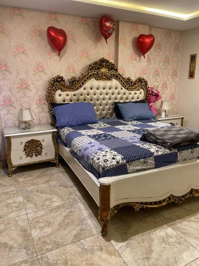 weekend luxury apartments bahria town Lahore