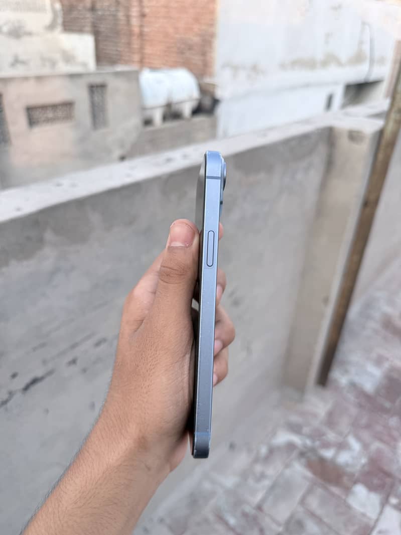 iPhone 14 plus 4