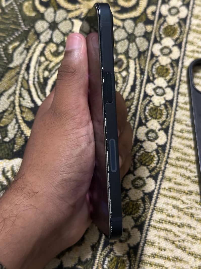 Apple iPhone 13 1