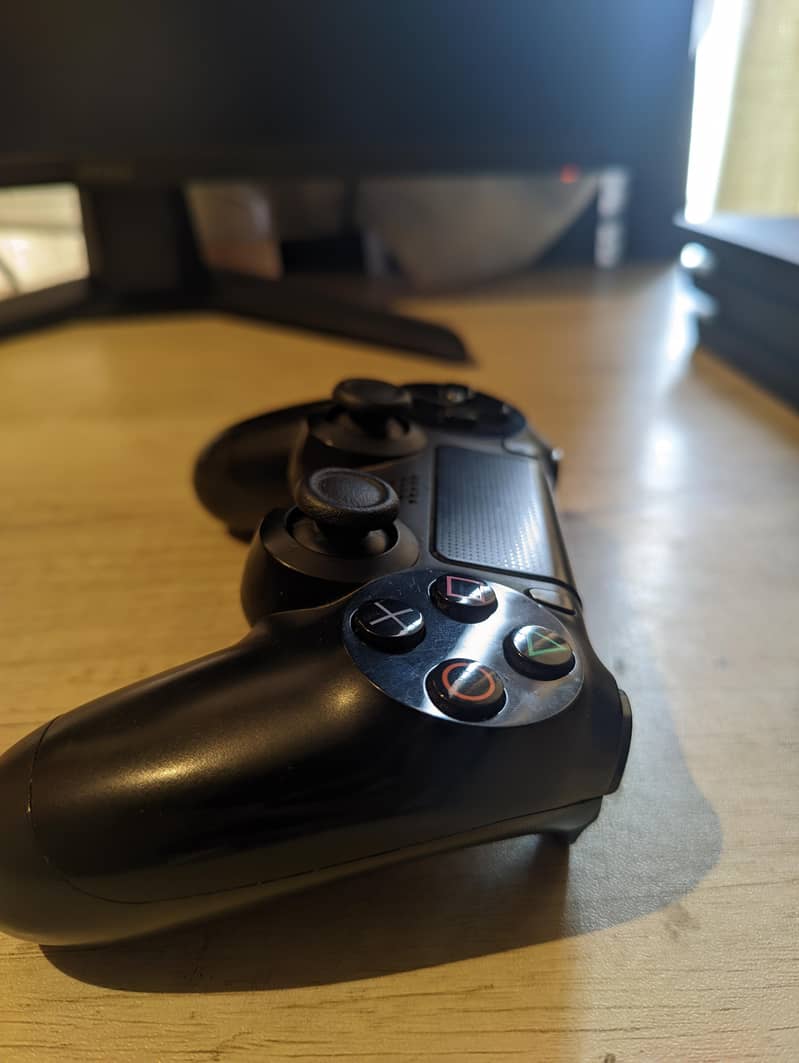 PS4 PRO 1TB 2