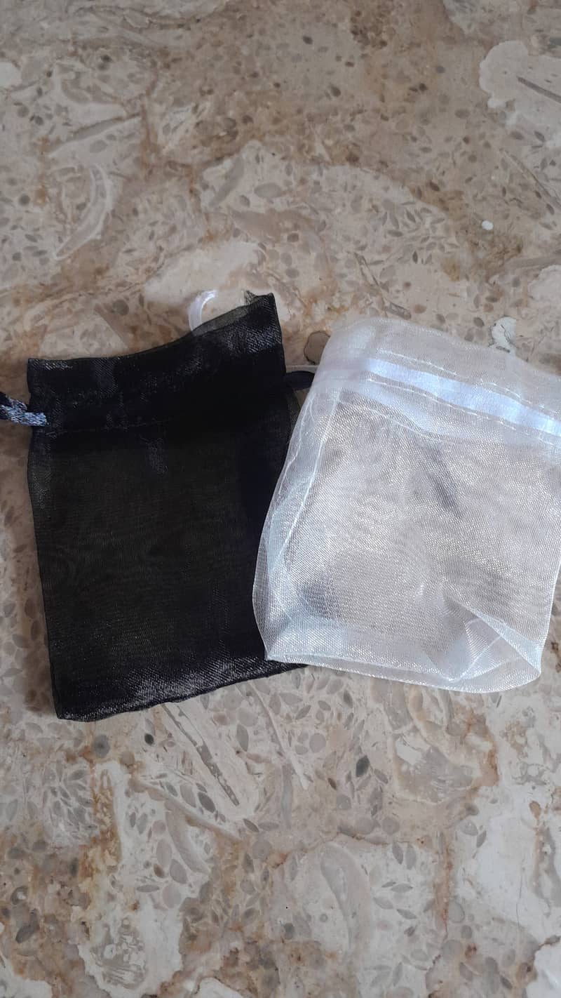 Pouches 0